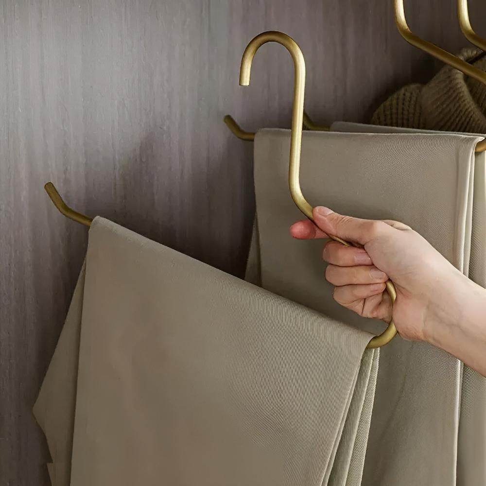 Set of 5 Minimalist Metal Wardrobe Hangers