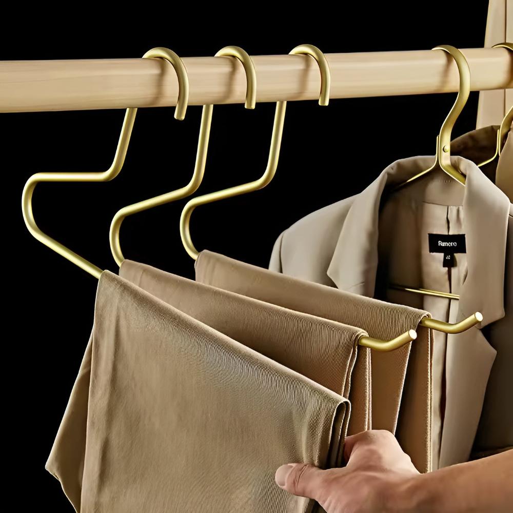 Set of 5 Minimalist Metal Wardrobe Hangers