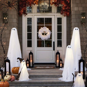 Lighted Ghost Wreath for Halloween Doors