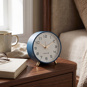 Silent Analog Display Bedside Table Clock - detail