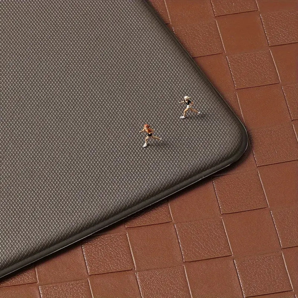Cushioned kitchen runner mat detail view