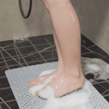 Non slip bathtub mat detail view 2