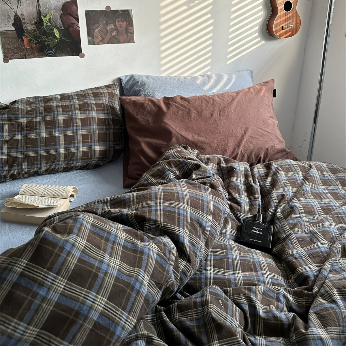 Vintage Brown Plaid Bedding Set With Light Blue Sheets