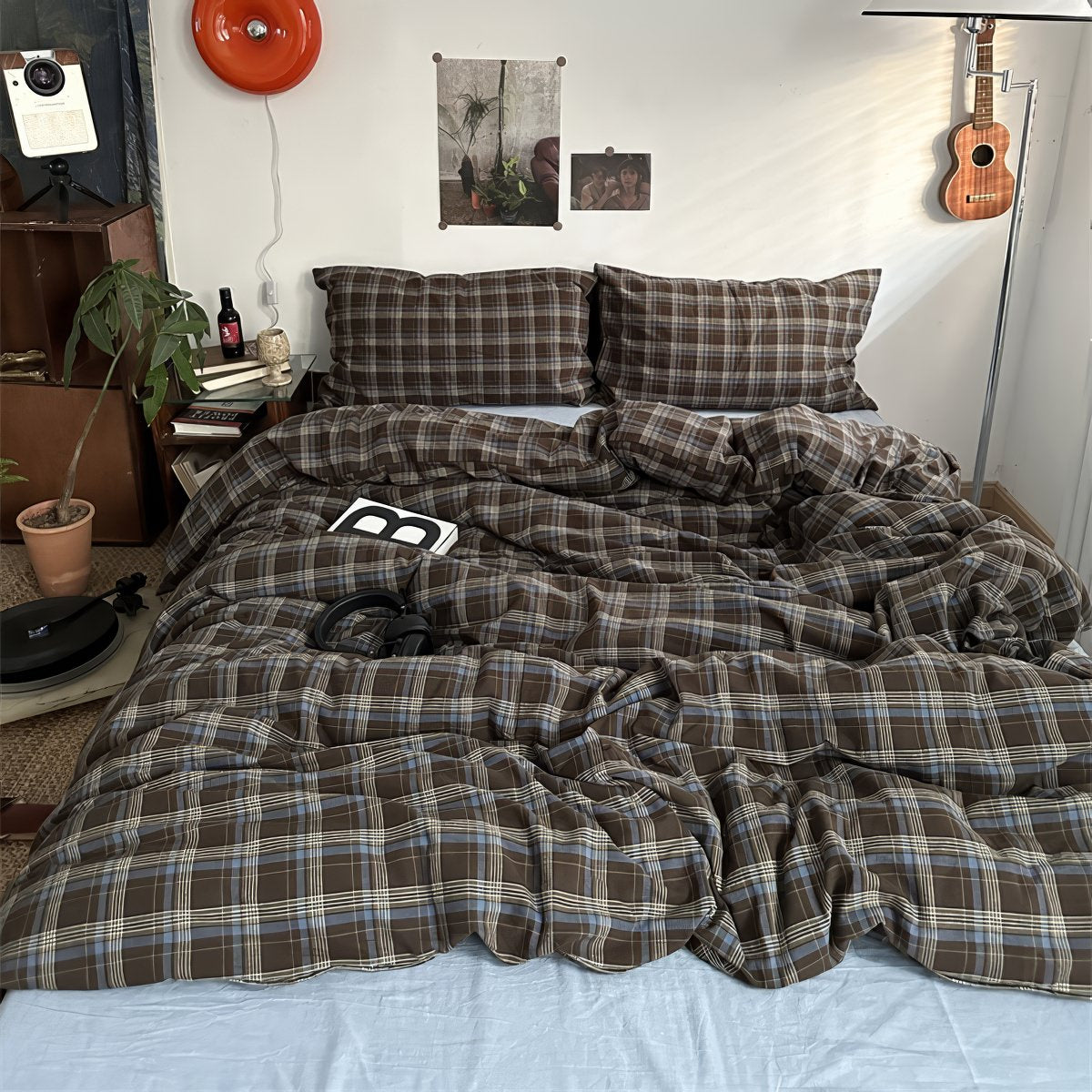 Vintage Brown Plaid Bedding Set With Light Blue Sheets