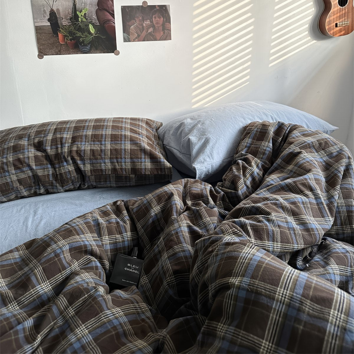 Vintage Brown Plaid Bedding Set With Light Blue Sheets